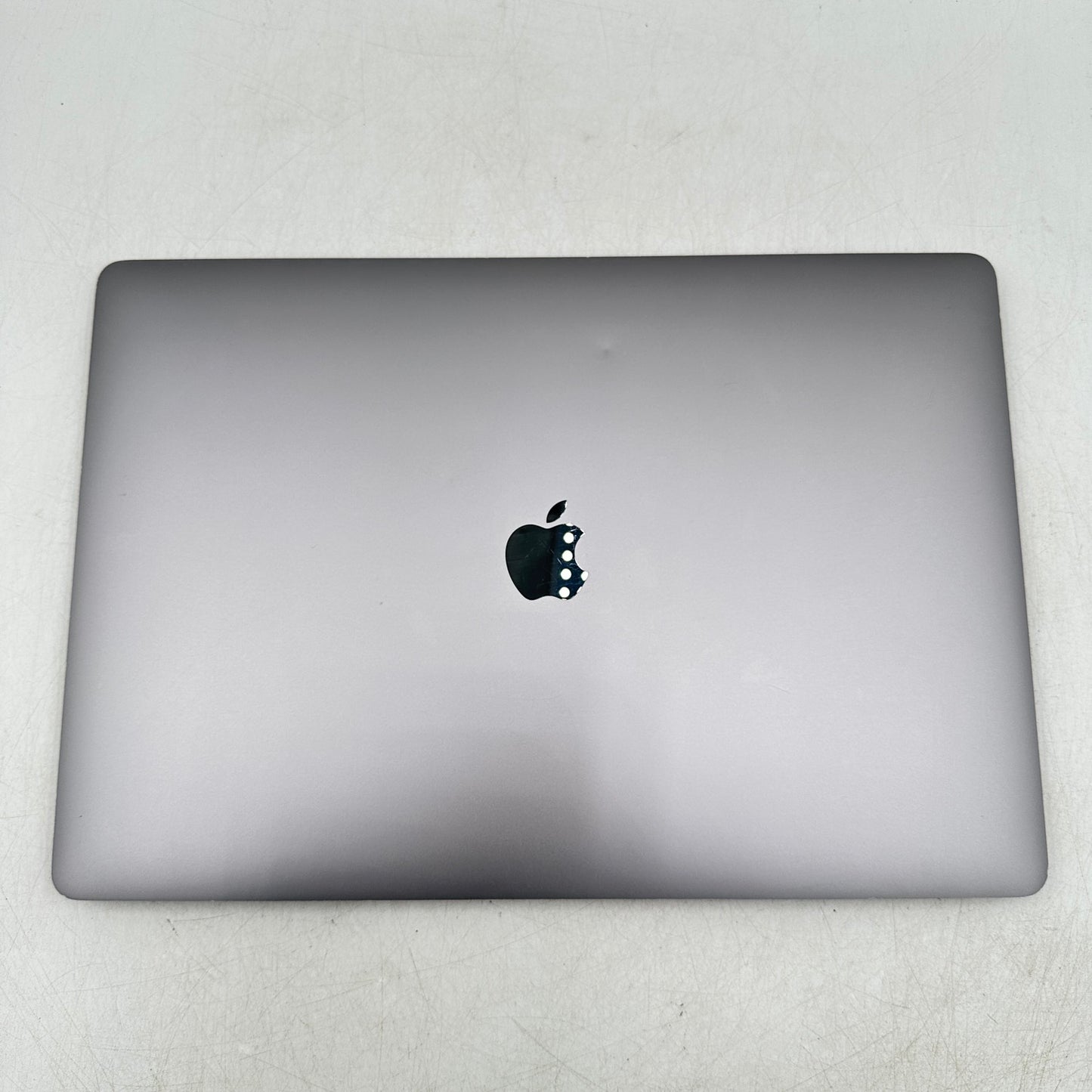 2019 Apple MacBook Pro 16" i7-9750H 2.6GHz 16GB RAM 512GB SSD 5300M A2141