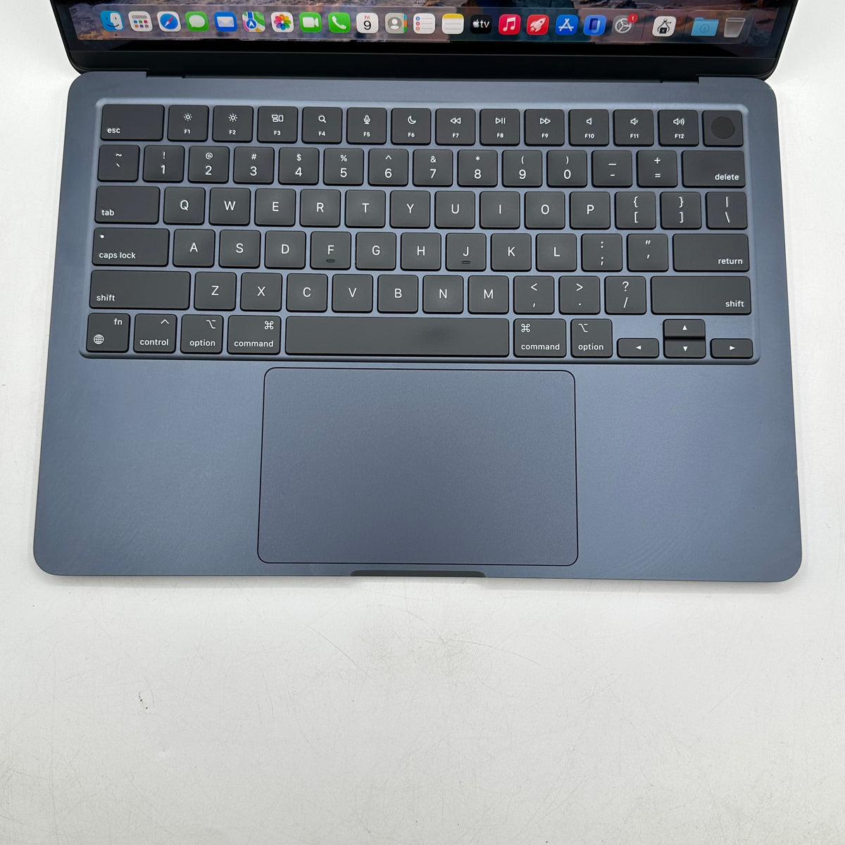 2022 Apple MacBook Air 13.6" M2 8C GPU 3.5GHz 8GB RAM 256GB SSD A2681
