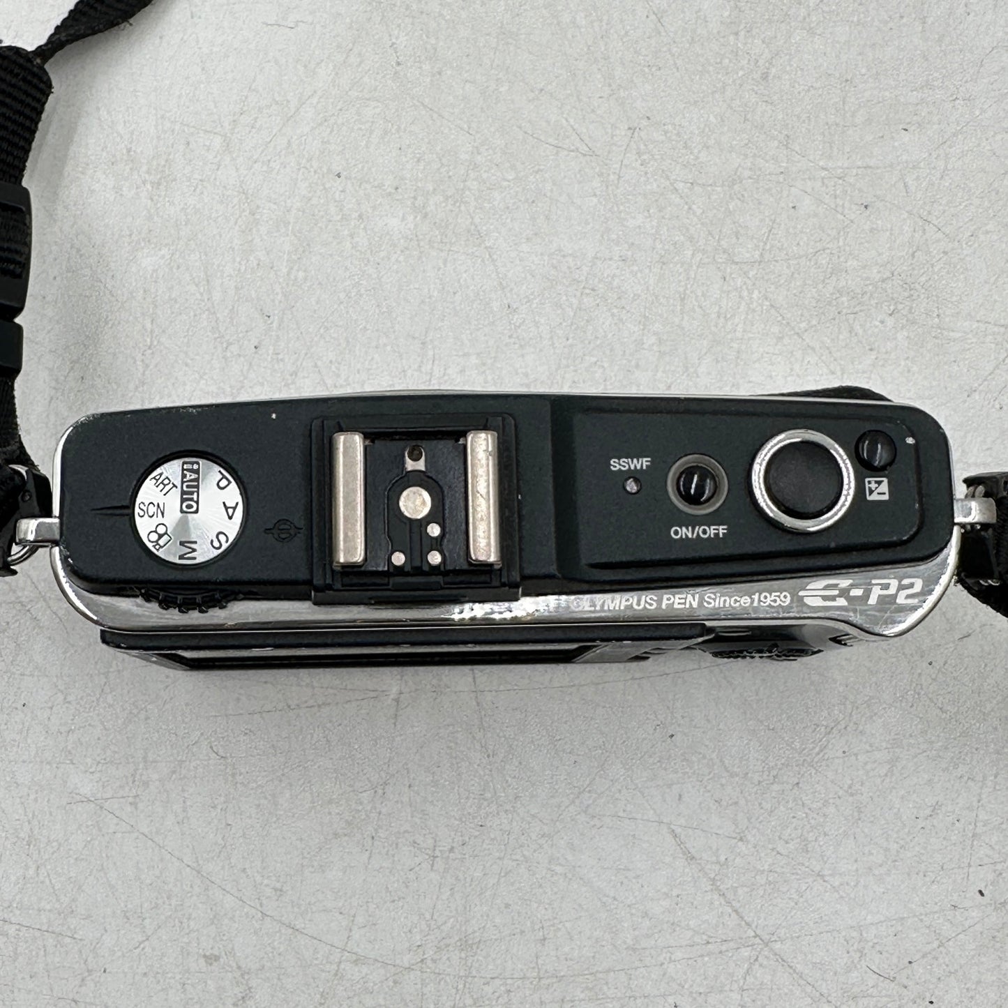 Olympus Pen E-P2 12.3MP Micro-FourThirds Mirrorless Camera 28460 SC READ