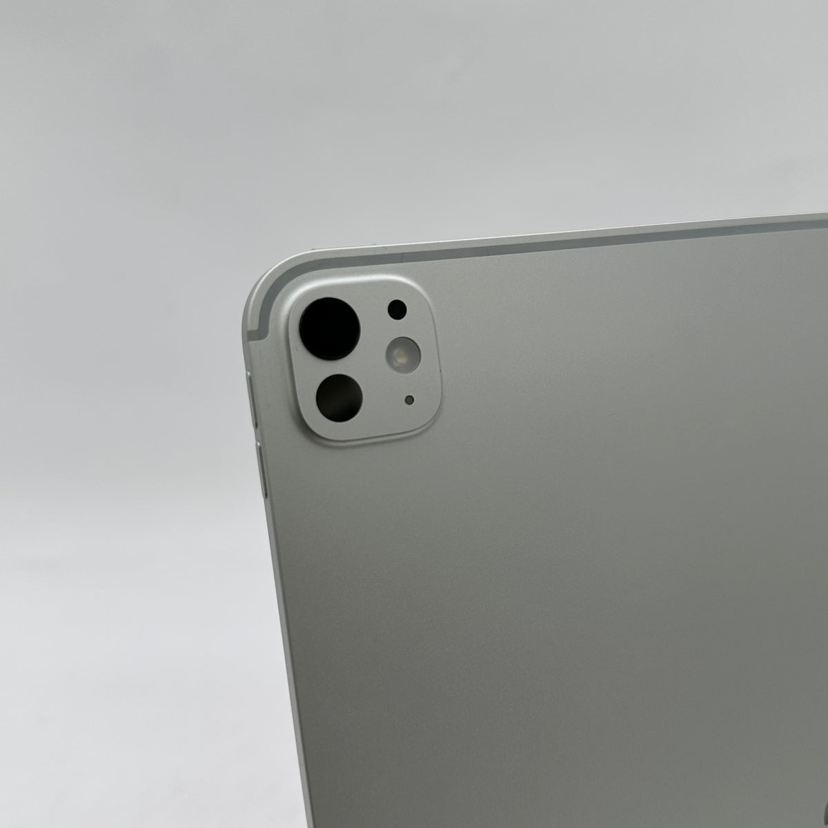 WiFi Only Apple iPad Pro 13" M5 256GB Silver MDYK4LL/A