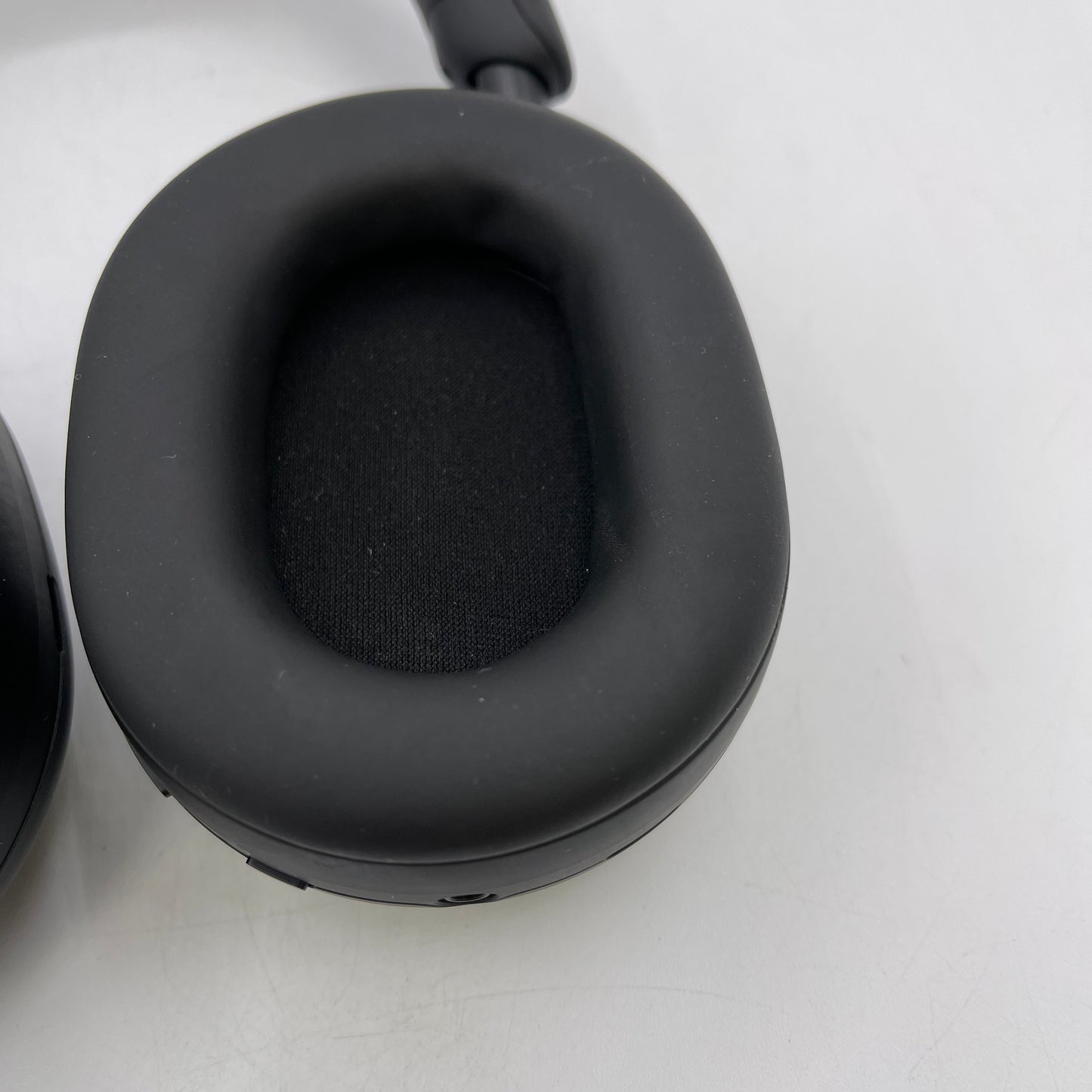 Sony WH-1000XM5 Noise-Cancelling Wireless Bluetooth Headphones Black YY2954