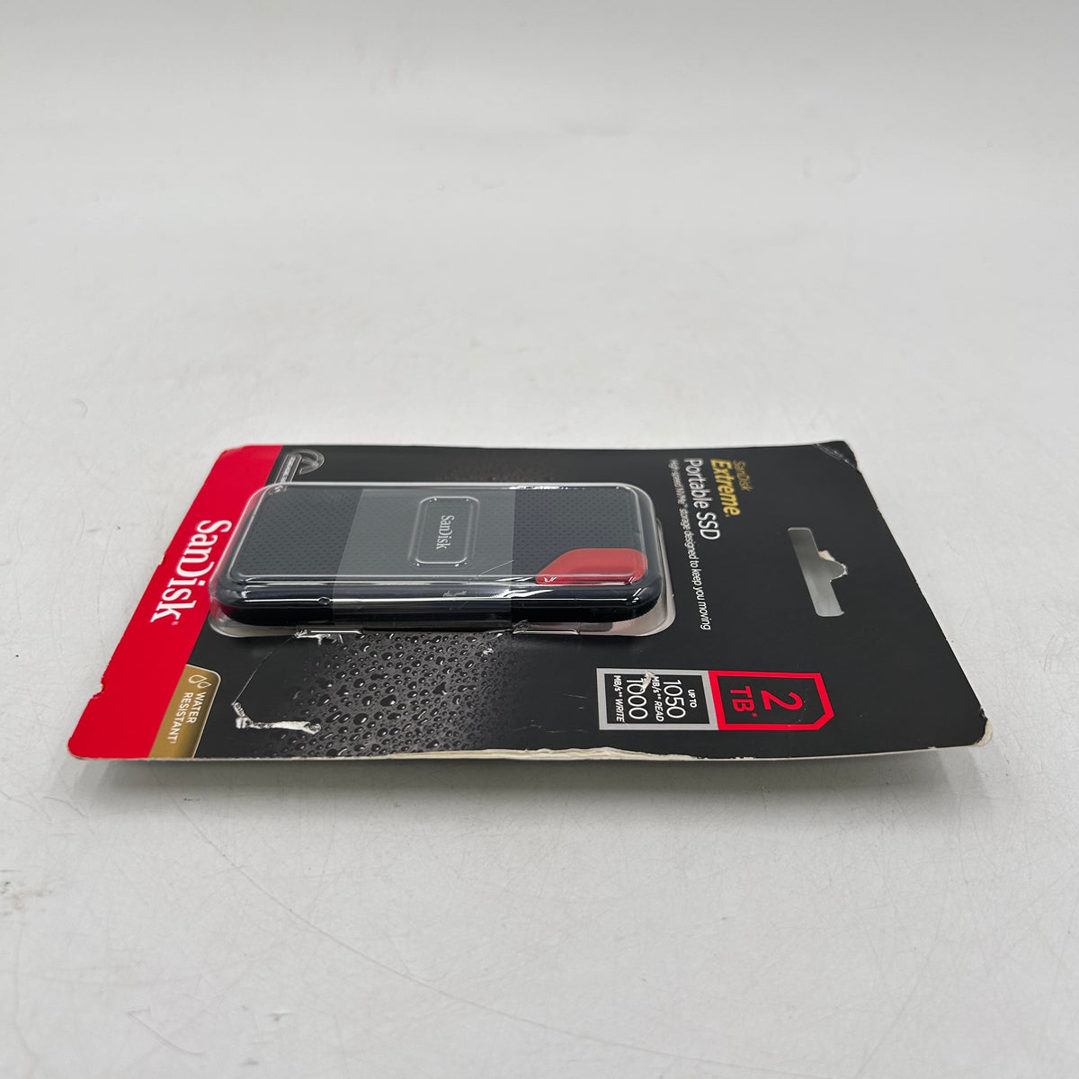 New SanDisk Portable Extreme Portable SSD 2TB USB-C to USB-C SSD SDSSDE61-2T00