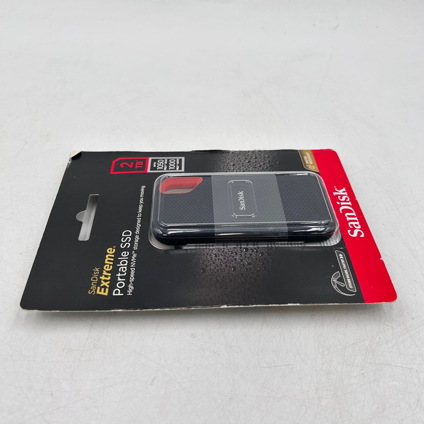 New SanDisk Portable Extreme Portable SSD 2TB USB-C to USB-C SSD SDSSDE61-2T00