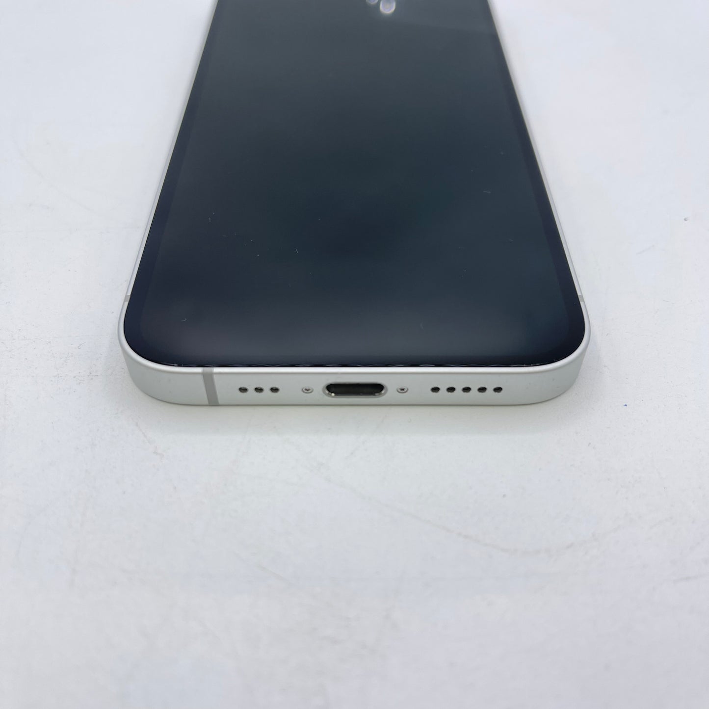 Factory Unlocked Apple iPhone 16e 128GB White MD0E4LL/A With AppleCare+