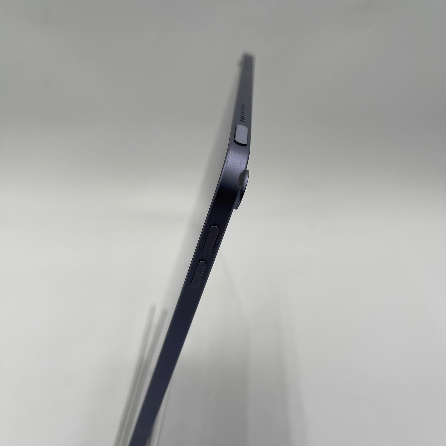 WiFi Only Apple iPad Air 5th Gen 64GB Purple MME23LL/A
