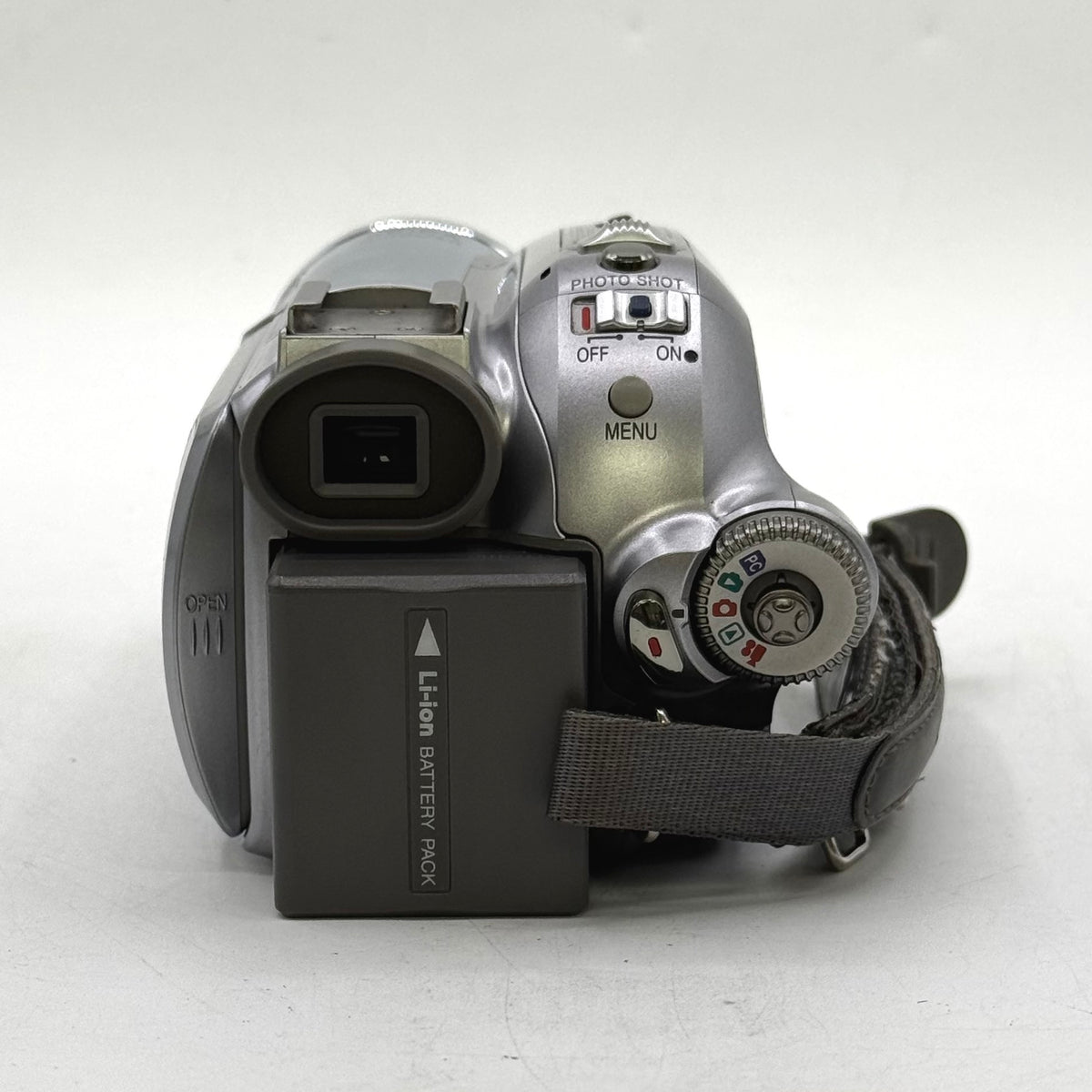 Panasonic 3CCD Optical Image Stabilizer MiniDV Digital Camcorder PV-GS300