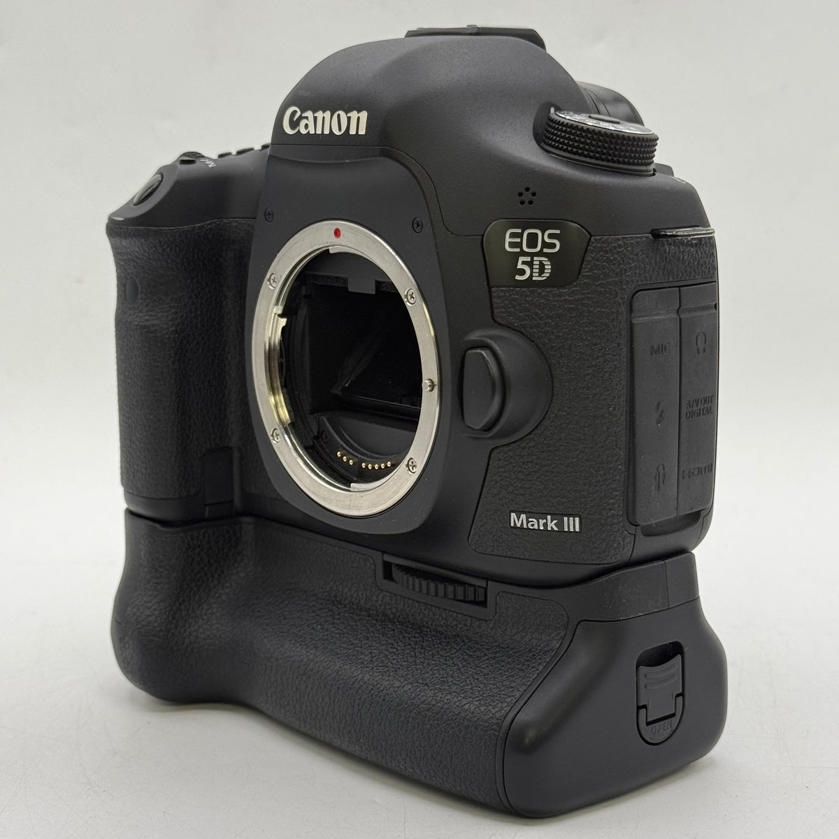 Canon EOS 5D Mark III 22.3MP Digital SLR DSLR Camera