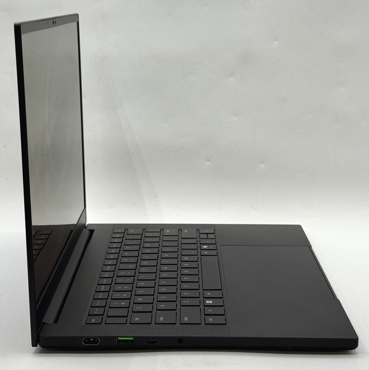 Razer Blade 14 RZ09-0530 14" Ryzen AI 9 365 64GB RAM 2TB SSD GeForce RTX 5070