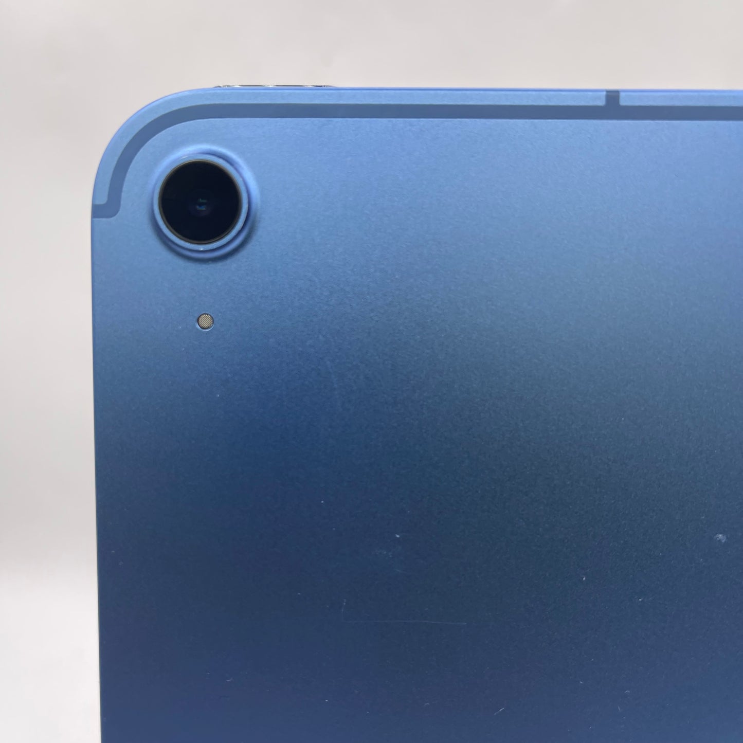 Unlocked Apple iPad 11" (A16) 128GB Blue MD7G4LL/A