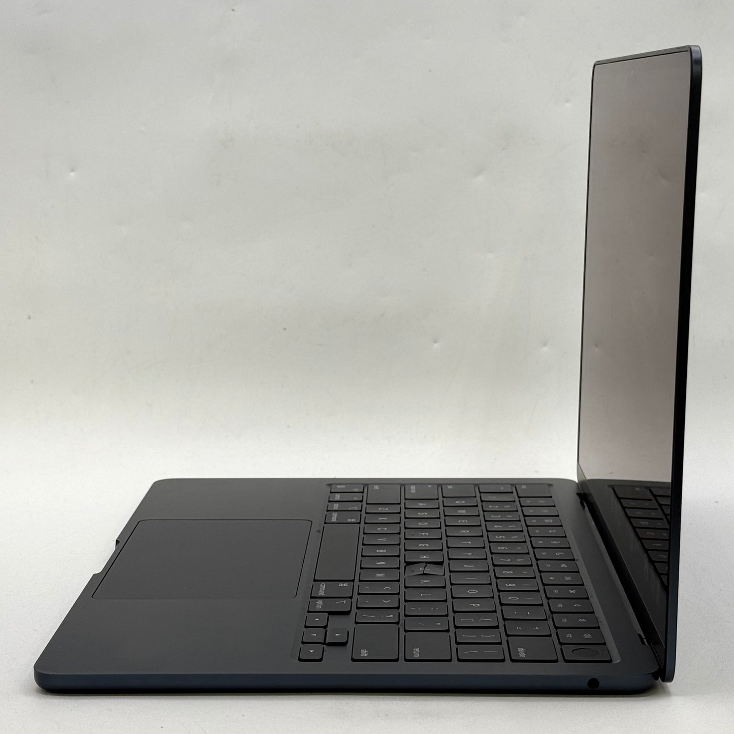 2022 Apple MacBook Air 13.6" M2 8C GPU 3.5GHz 8GB RAM 256GB SSD A2681