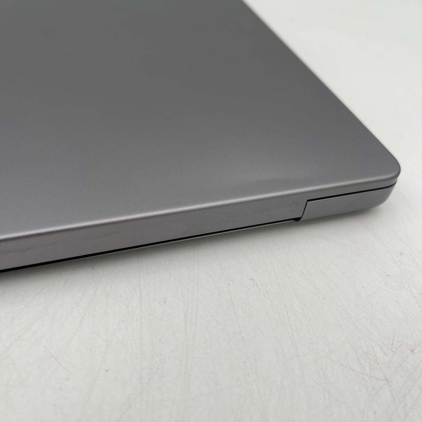 2023 Apple MacBook Pro 16" M2 Pro 19C GPU 3.5GHz 16GB RAM 1TB SSD A2780