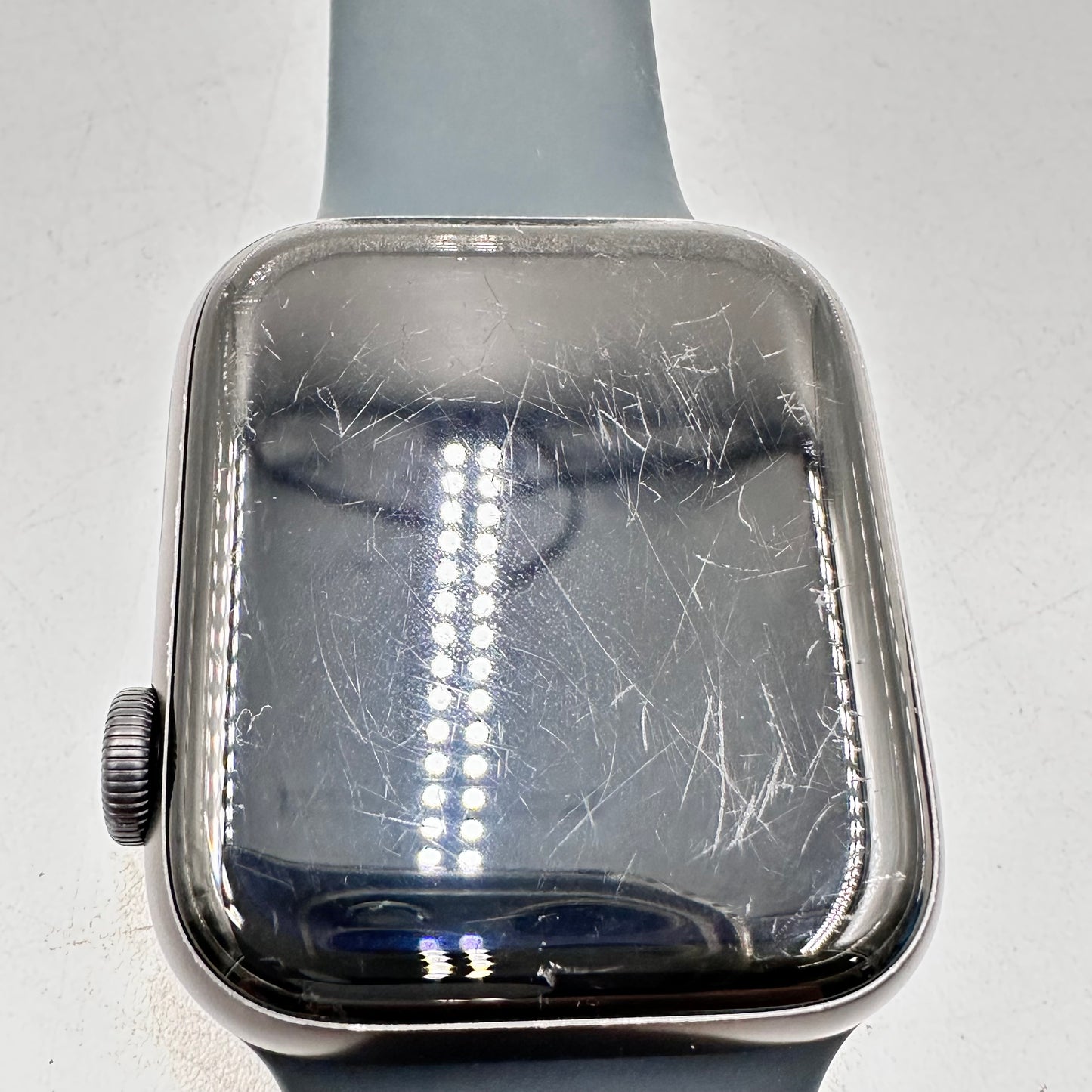 GPS Only Apple Watch SE 1st Gen 44MM Black Aluminum + Black Sport Band A2352