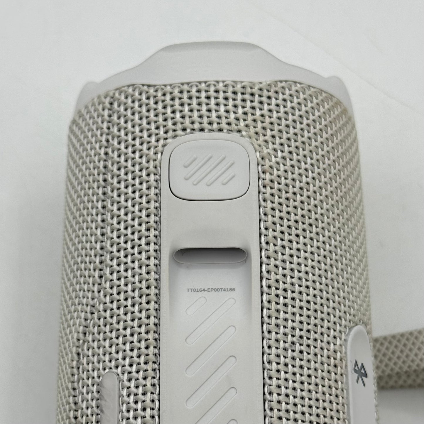 JBL Flip 7 Portable Wireless Bluetooth Speaker White FLIP7T