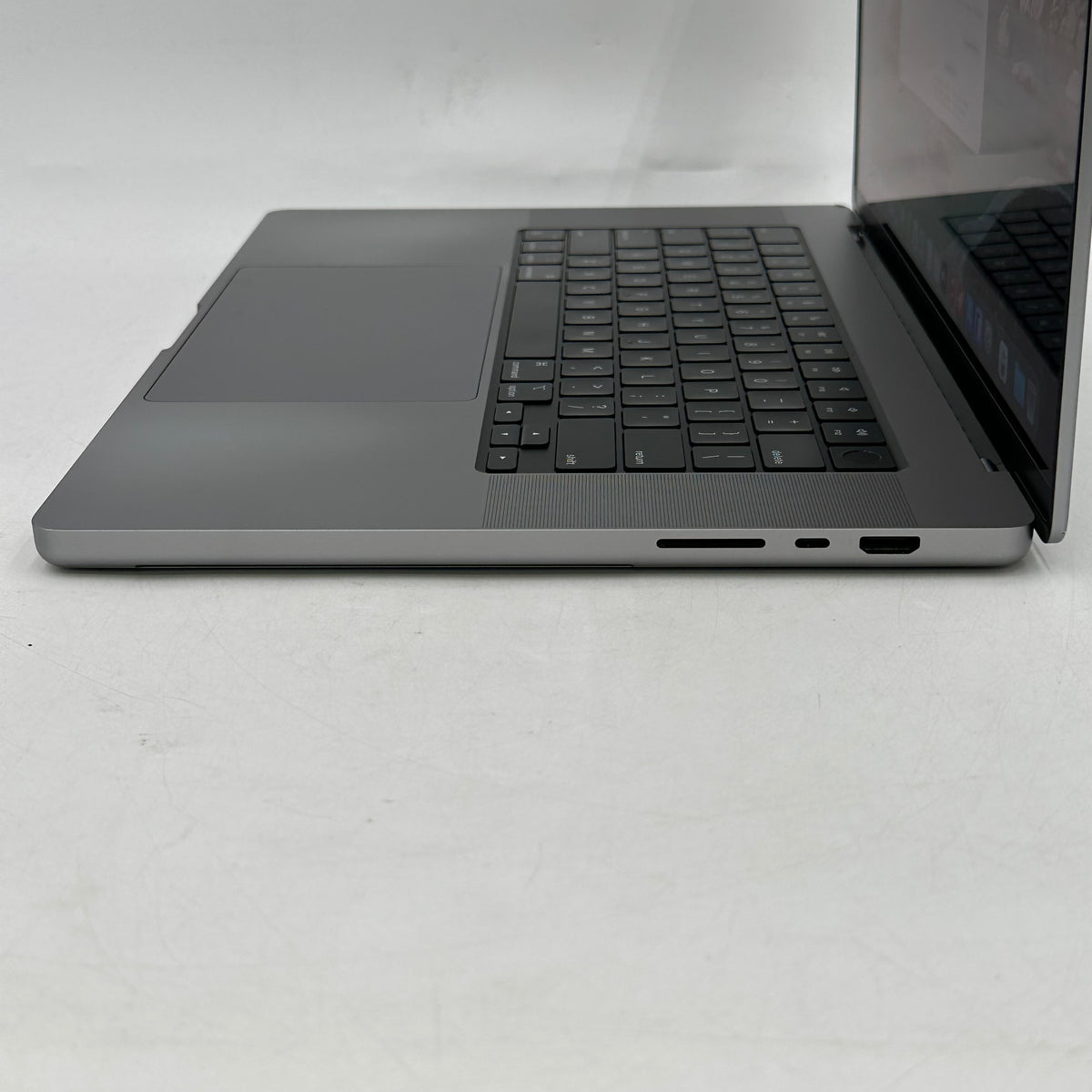 2021 Apple MacBook Pro 16" M1 Pro 16C GPU 3.2GHz 16GB RAM 512GB SSD A2485