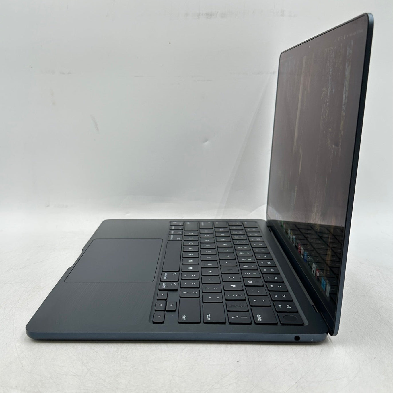 2024 Apple MacBook Air 13.6" M3 8C GPU 4.0GHz 8GB RAM 256GB SSD MRXV3LL/A