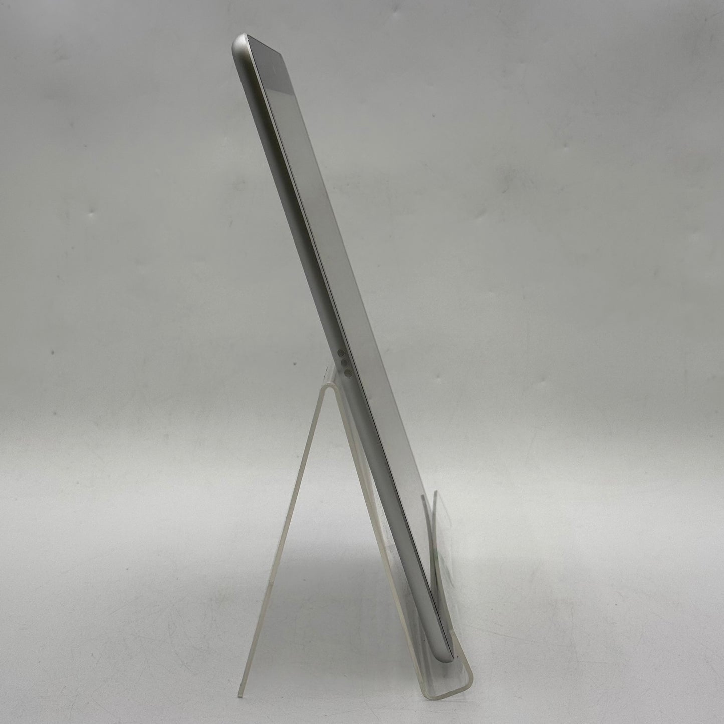 WiFi Only Apple iPad 9th Gen 64GB Silver MK2L3LL/A