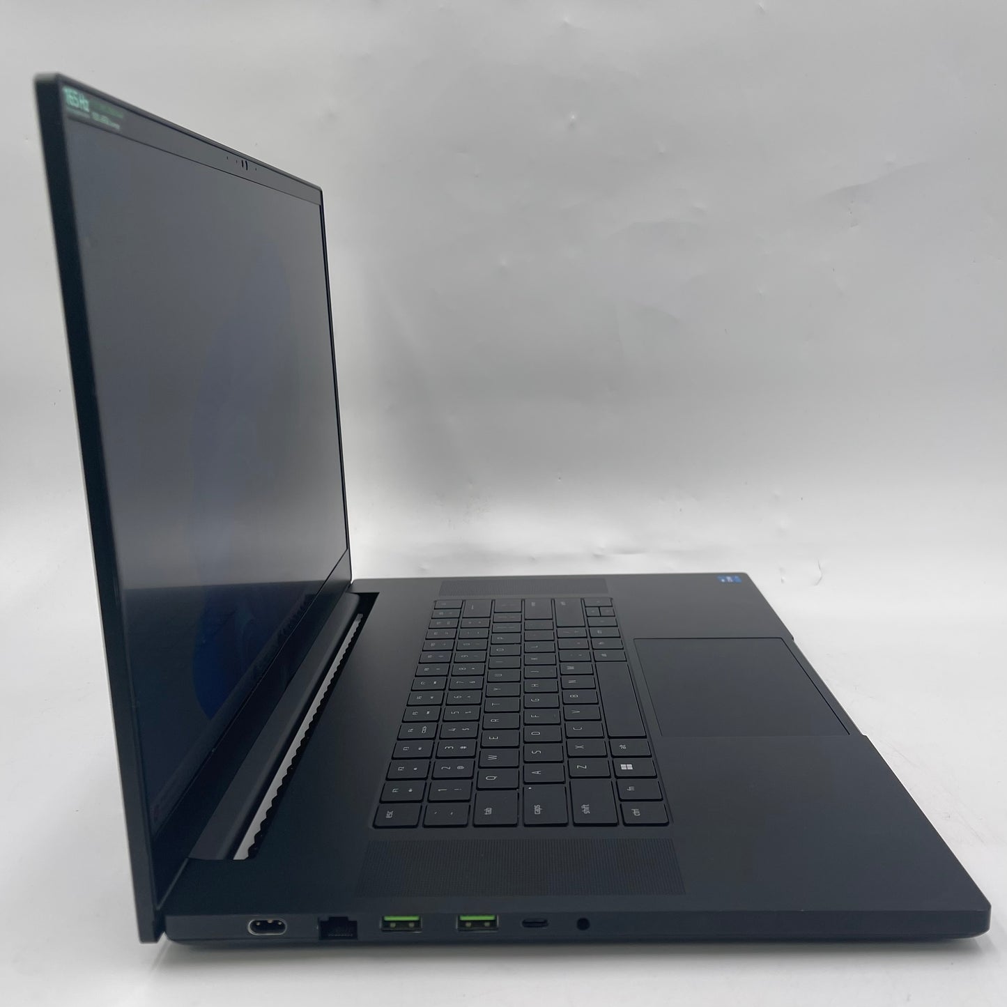 Razer Blade 17 RZ09-0423 17.3" i7-12800H 2.4GHz 16GB RAM 1TB GeForce RTX 3060