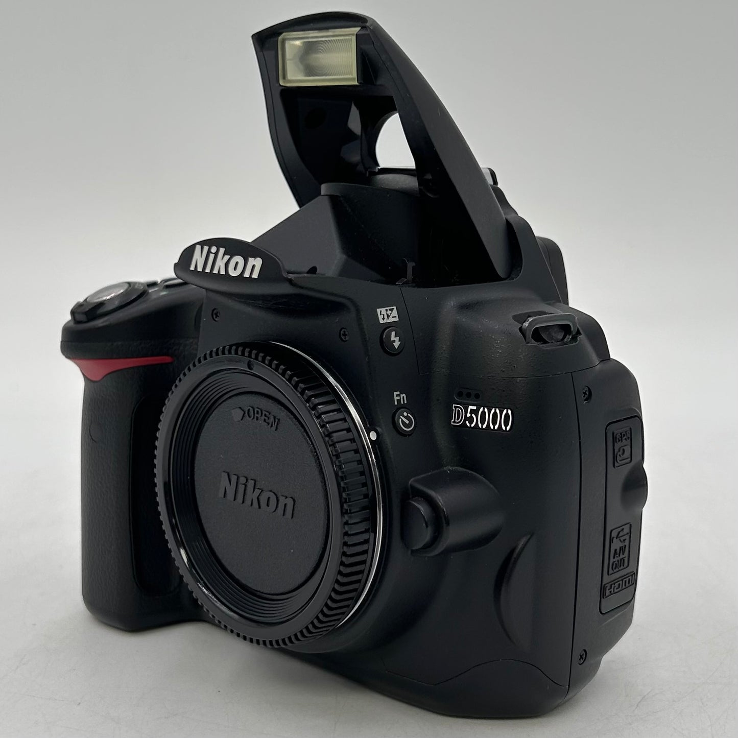 Nikon D5000 13.3MP Digital SLR DSLR Camera w/ Nikkor 18-55mm lens
