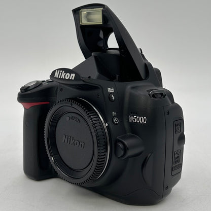 Nikon D5000 13.3MP Digital SLR DSLR Camera w/ Nikkor 18-55mm lens