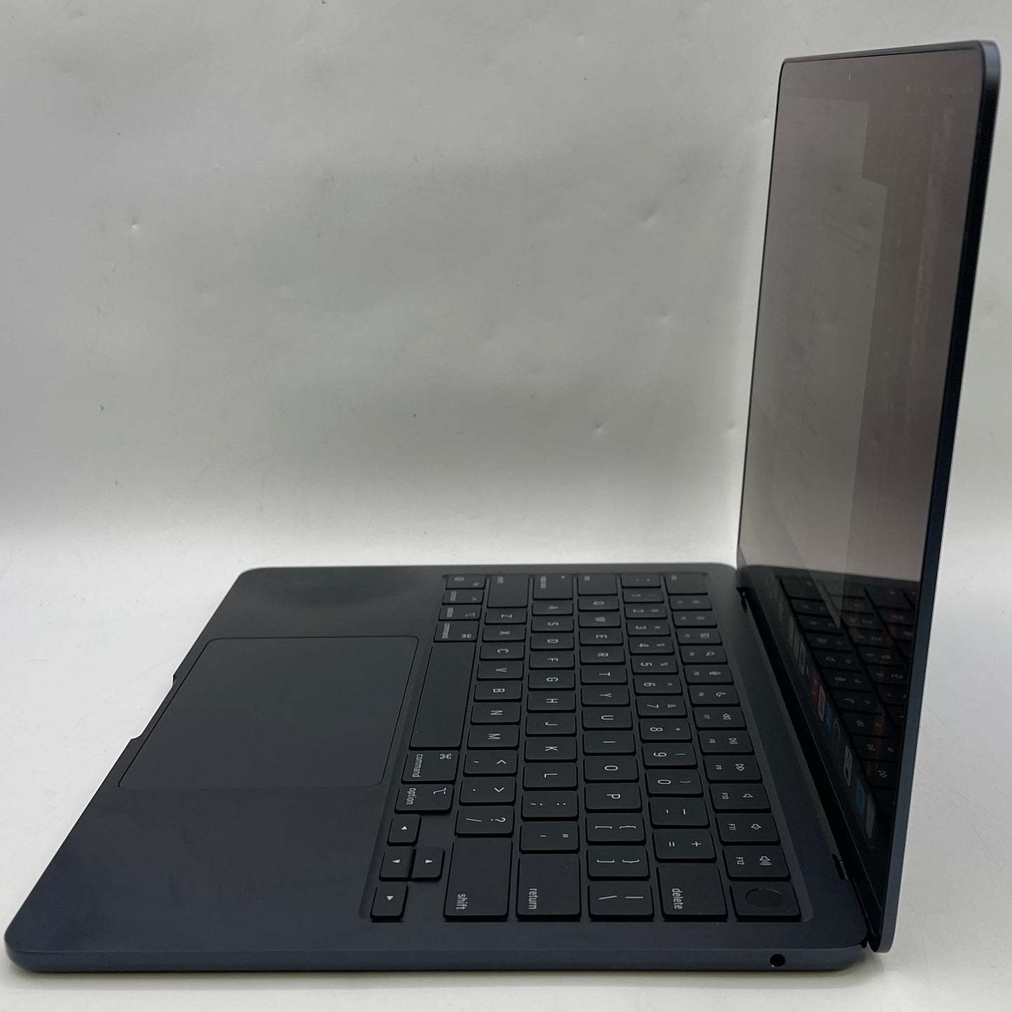 2022 Apple MacBook Air 13.6" M2 8C GPU 3.5GHz 16GB RAM 256GB SSD A2681