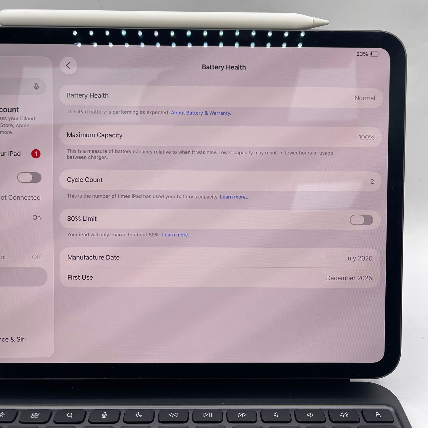 Unlocked Apple iPad Pro 11" M5 256GB Space Black ME2N4LL/A W/ Magic Keyboard+Pencil