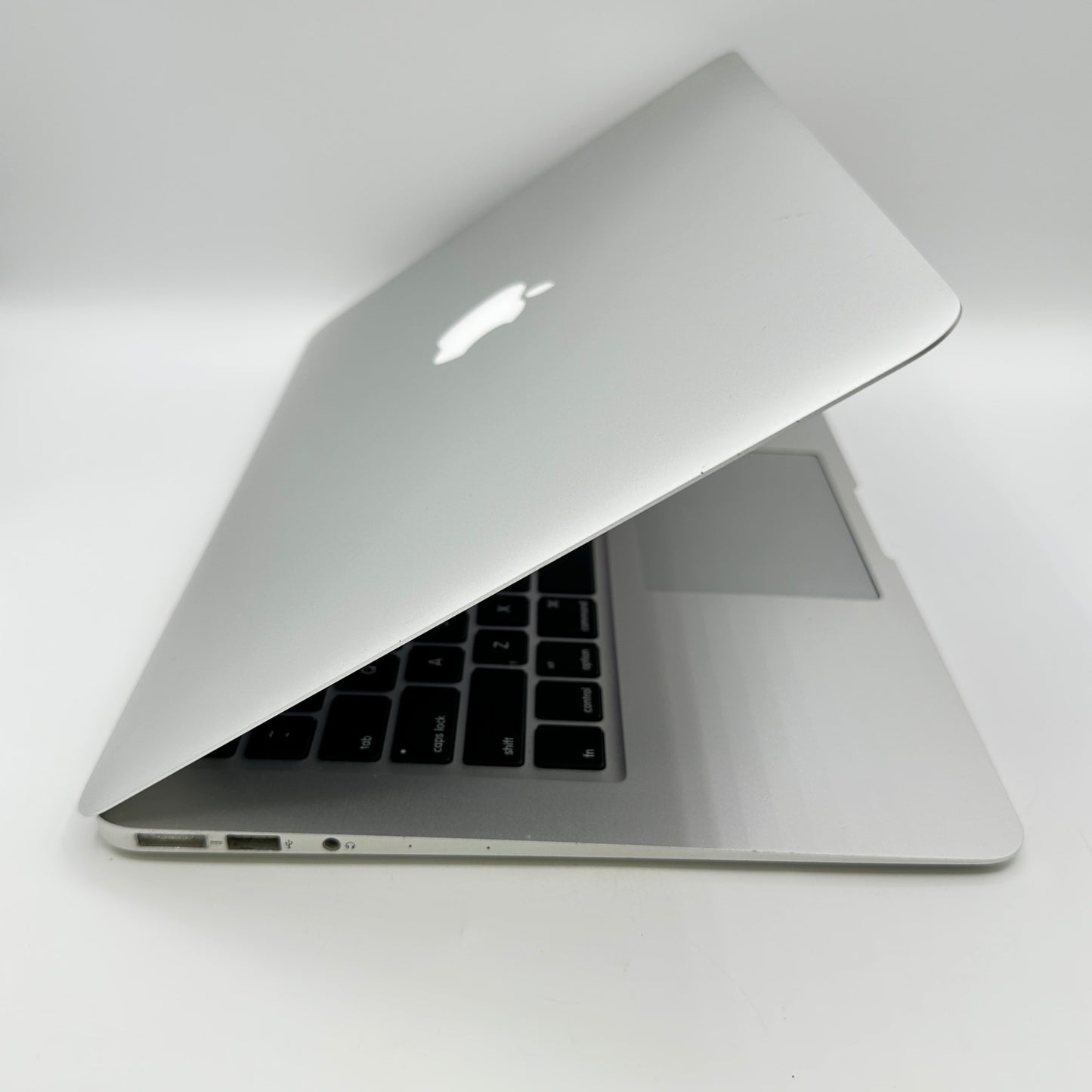 2015 Apple MacBook Air 13.3" i5 1.6GHz 8GB RAM 128GB SSD Silver A1466