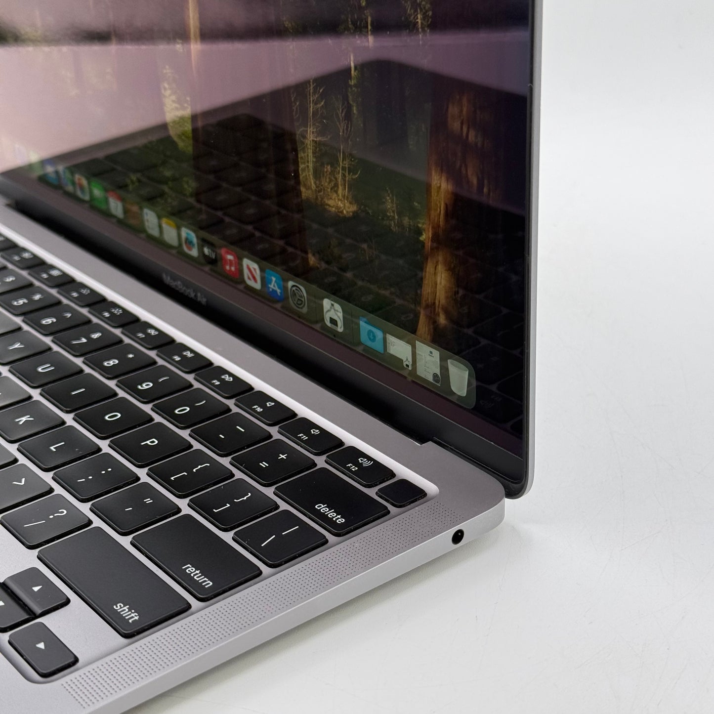 2020 Apple MacBook Air 13.3" i3 1.1GHz 8GB RAM 256GB SSD Space Gray A2179