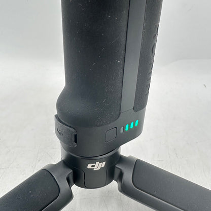 DJI RS 4 PRO Combo  3-Axis Gimbal Stabilizer P04P