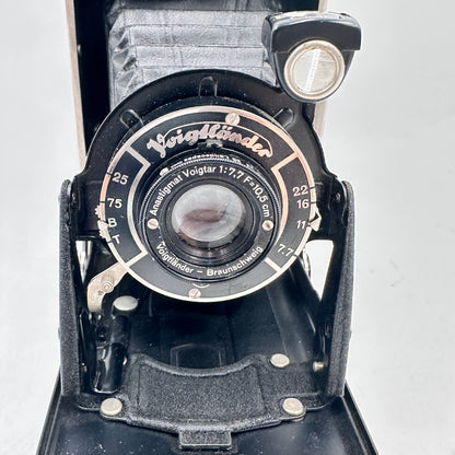 Voigtlander Bessa folding camera #voigtlander #voigtländer #vintagephoto # vintagecamera #vintage #35mm #foldingcamera Voigtlander Bessa folding camera #voigtlander #voigtländer #vintagephoto # vintagecamera #vintage #35mm #foldingcamera