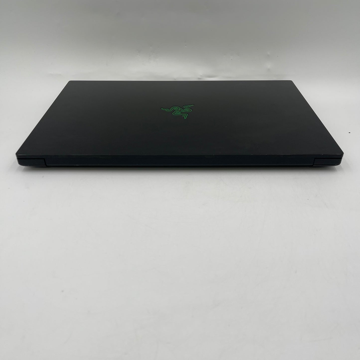 Razer Blade 17 RZ09-0423 17.3" i7-12800H 2.4GHz 16GB RAM 1TB GeForce RTX 3060