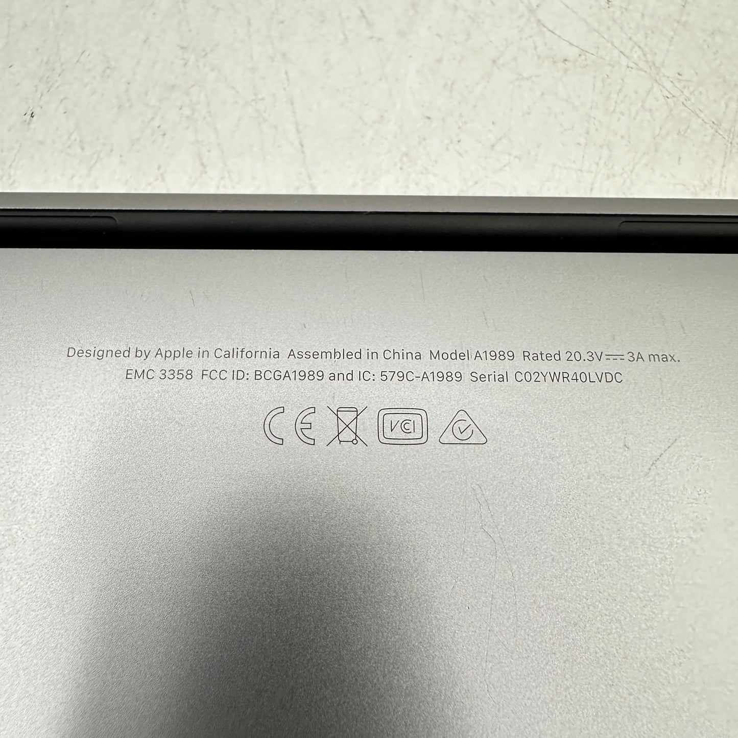 2019 Apple MacBook Pro 13.3" i5 2.4GHz 8GB RAM 256GB SSD Space Gray A1989