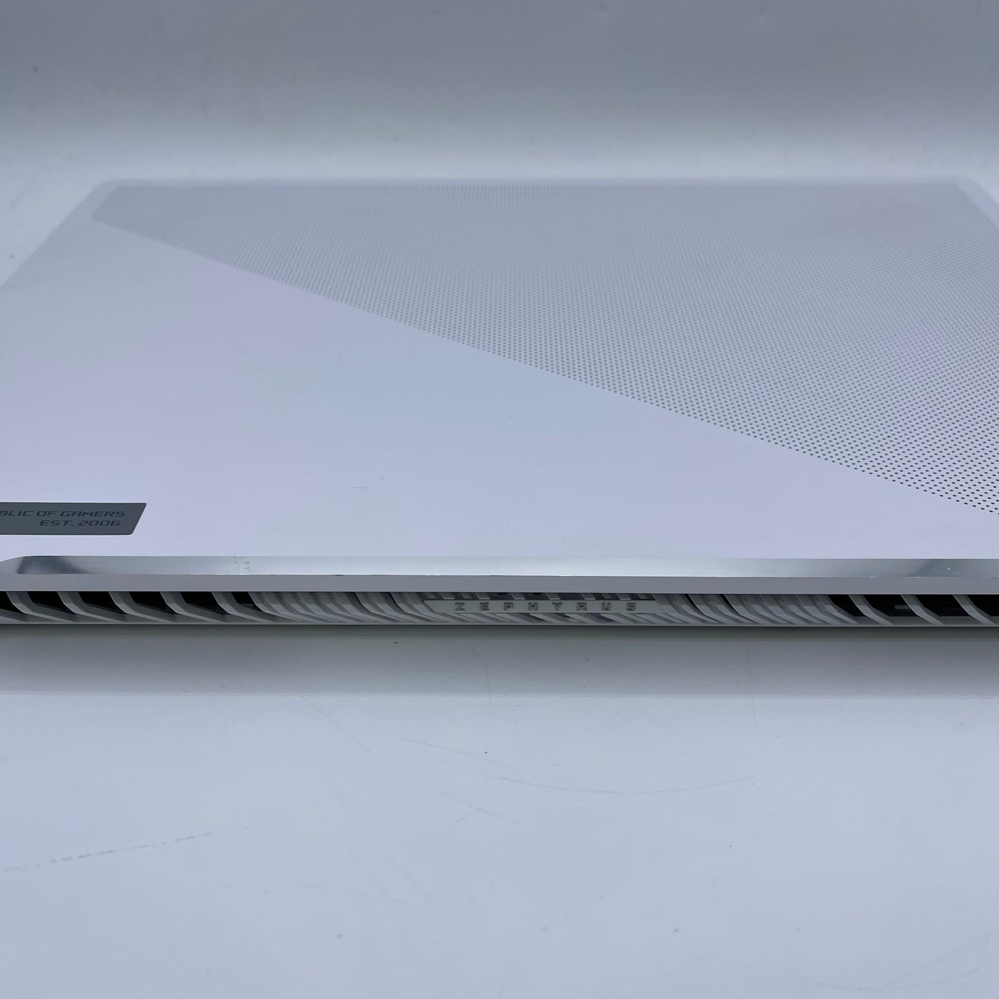 Asus ROG G14 14" Ryzen 9 7940HS 4.0GHz 16GB RAM 512GB GeForce RTX 4060 Read