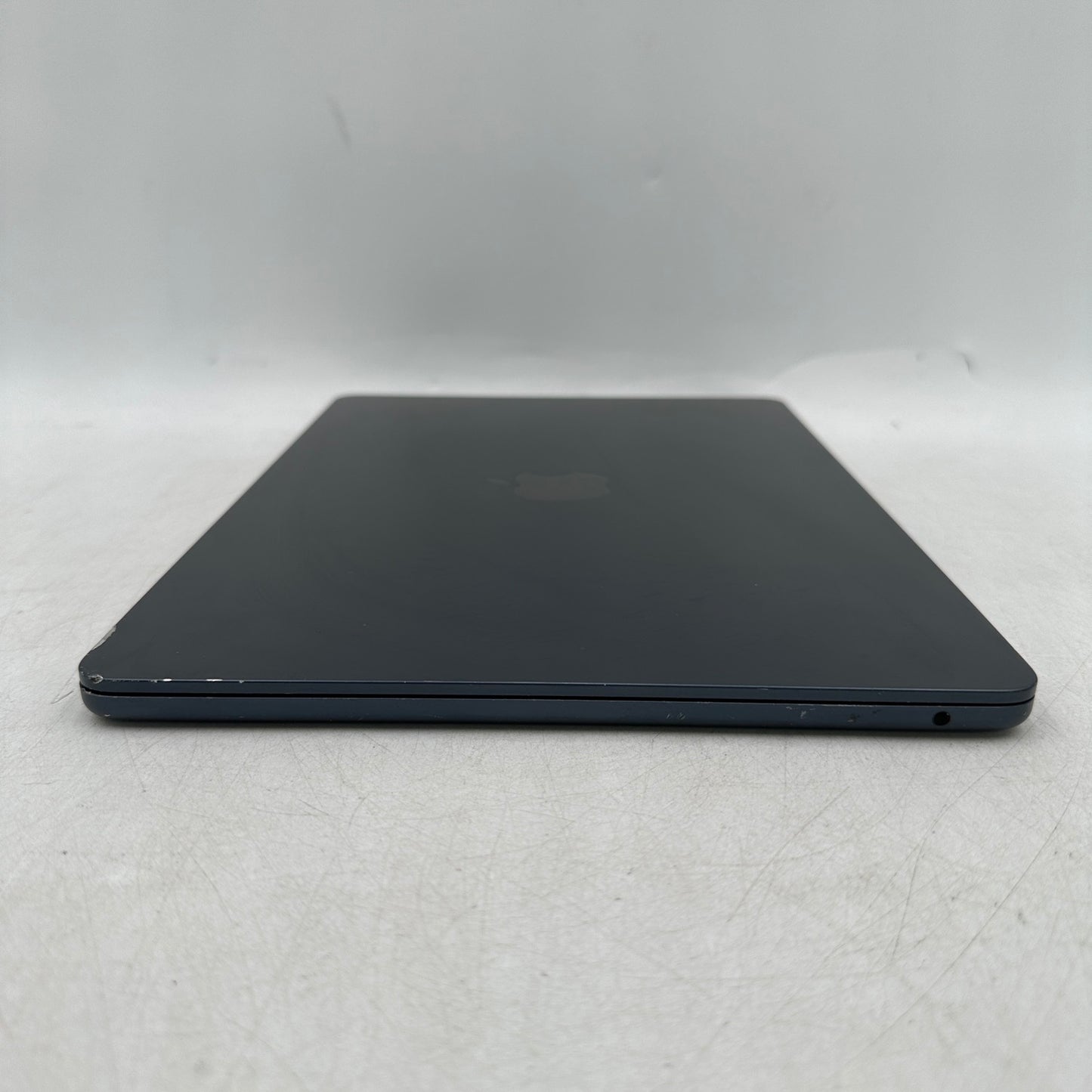2022 Apple MacBook Air 13.6" M2 10C GPU 3.5GHz 8GB RAM 512GB SSD MLY43LL/A