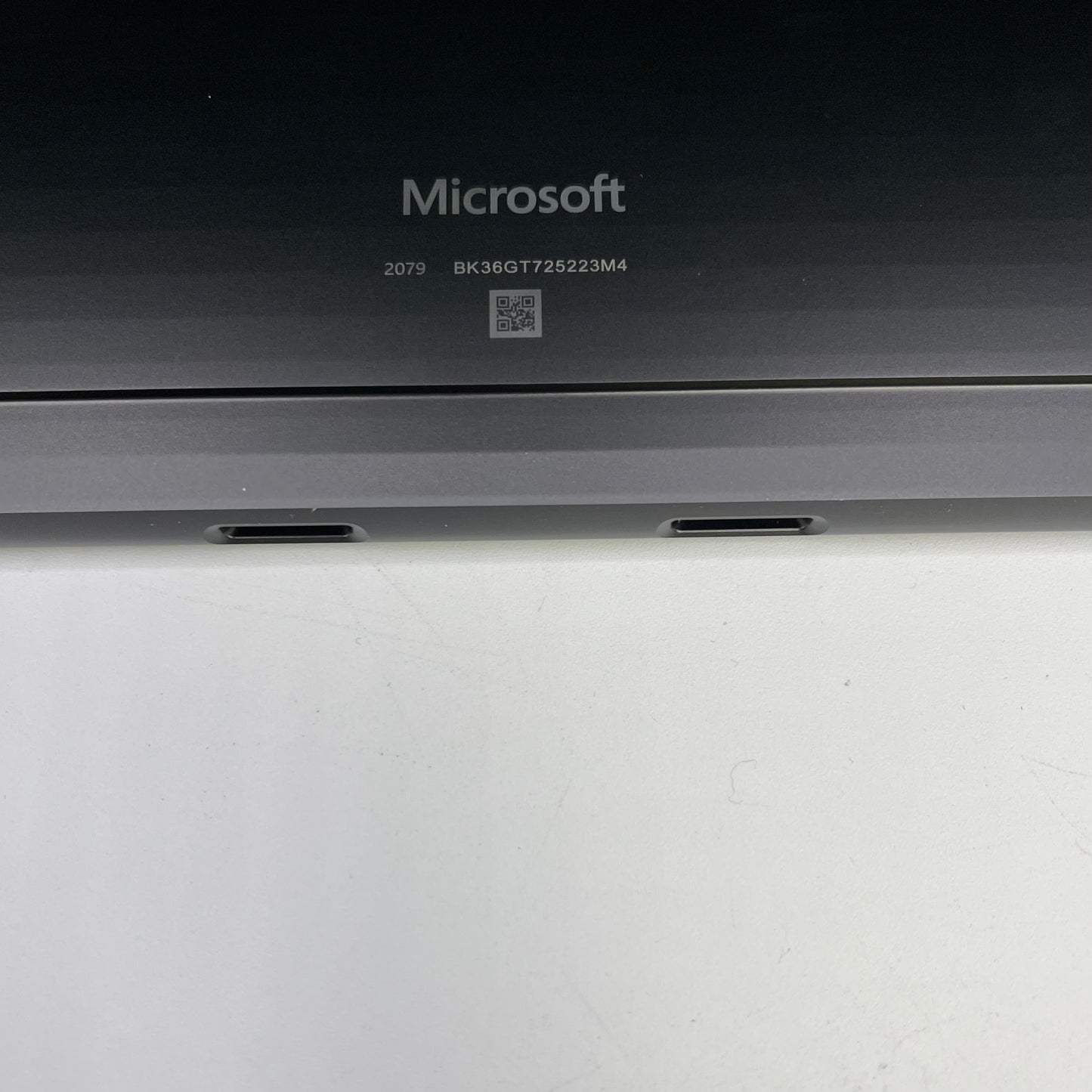 Microsoft Surface Pro 10 2079 Core Ultra 5 135H 2.1GHz 16GB RAM 256GB SSD