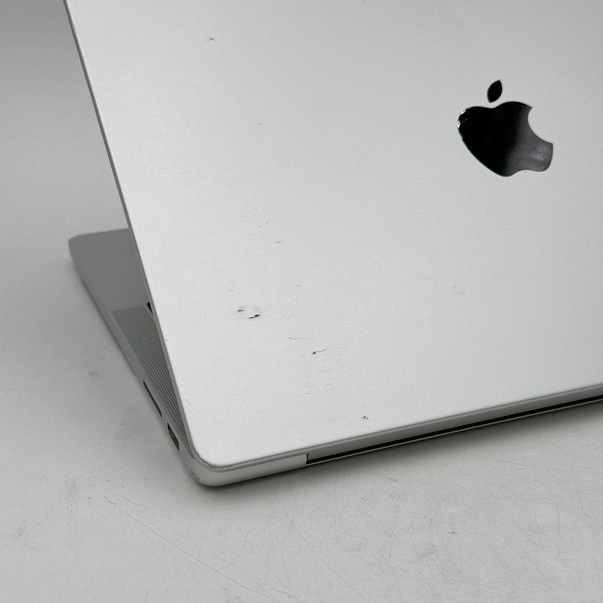 2023 Apple MacBook Pro 14" M3 10C GPU 4.0GHz 8GB RAM 512GB SSD A2918