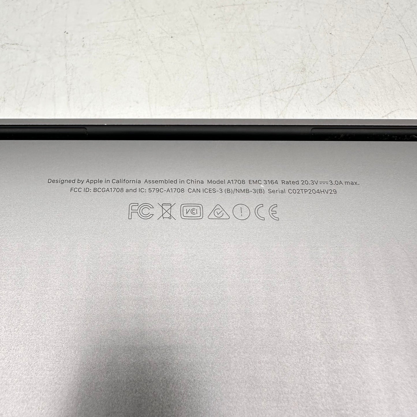 2017 Apple MacBook Pro 13.3" i5-7360U 2.3GHz 8GB RAM 256GB SSD  A1708 READ