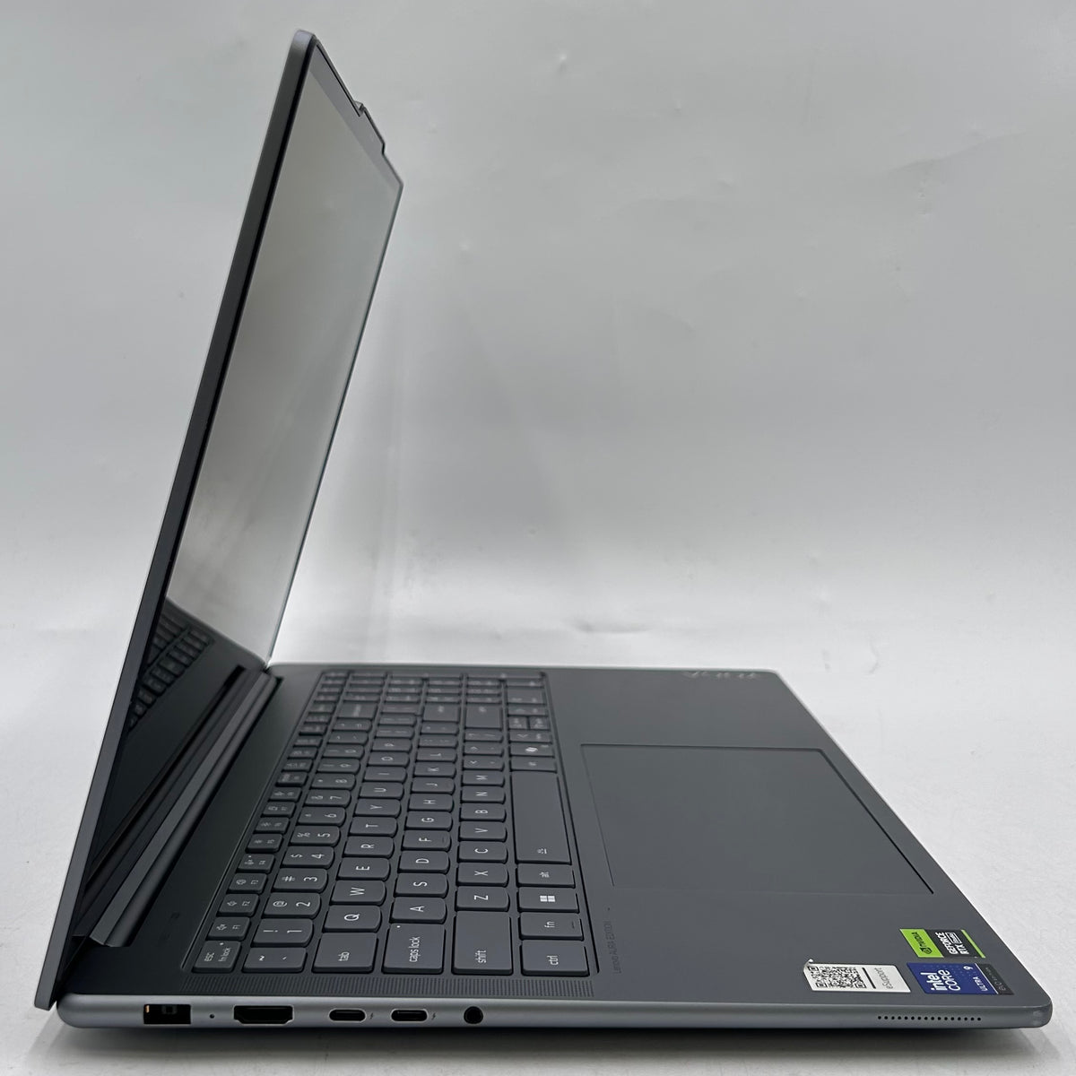 Lenovo Yoga Pro 9 16iah10 16" Core Ultra 9 32GB RAM 1TB SSD GeForce RTX 5050