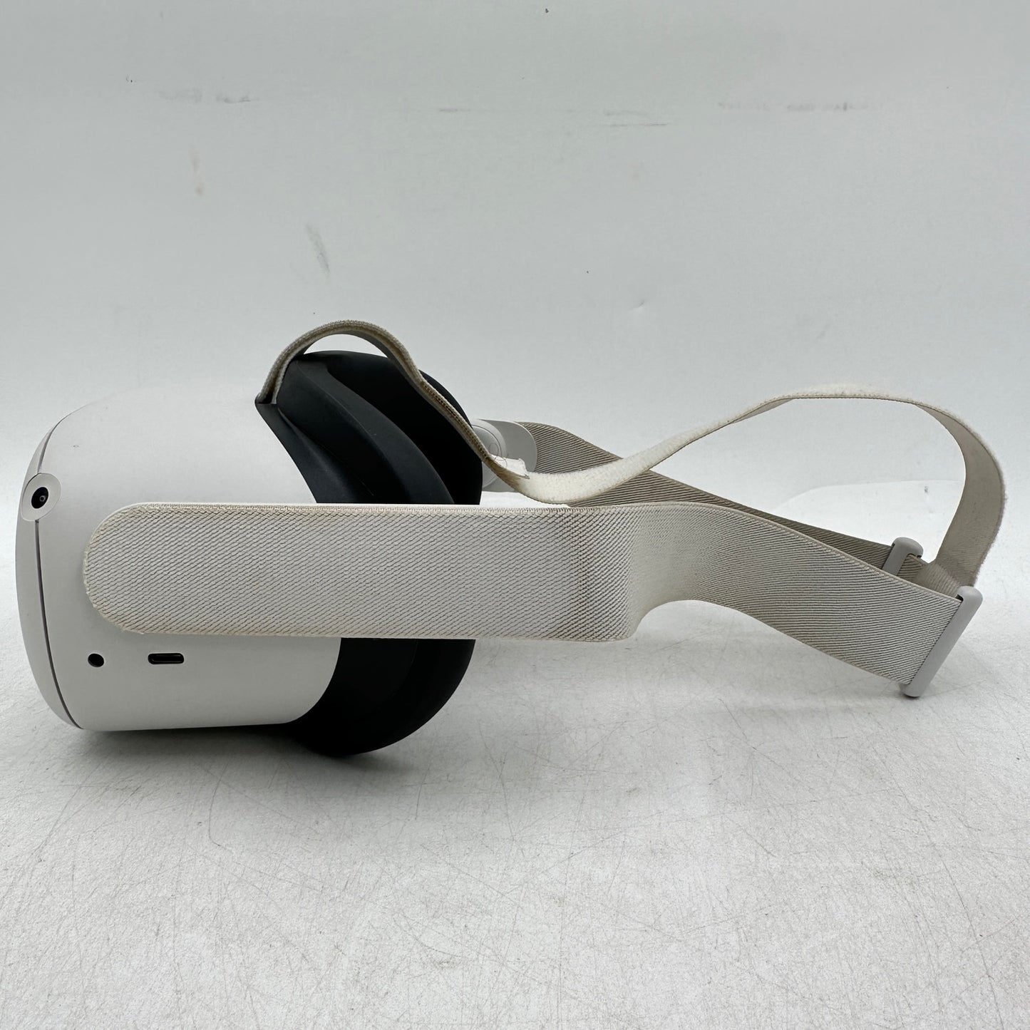 Meta Quest 2 128GB Standalone All-in-One VR Headset KW49CM