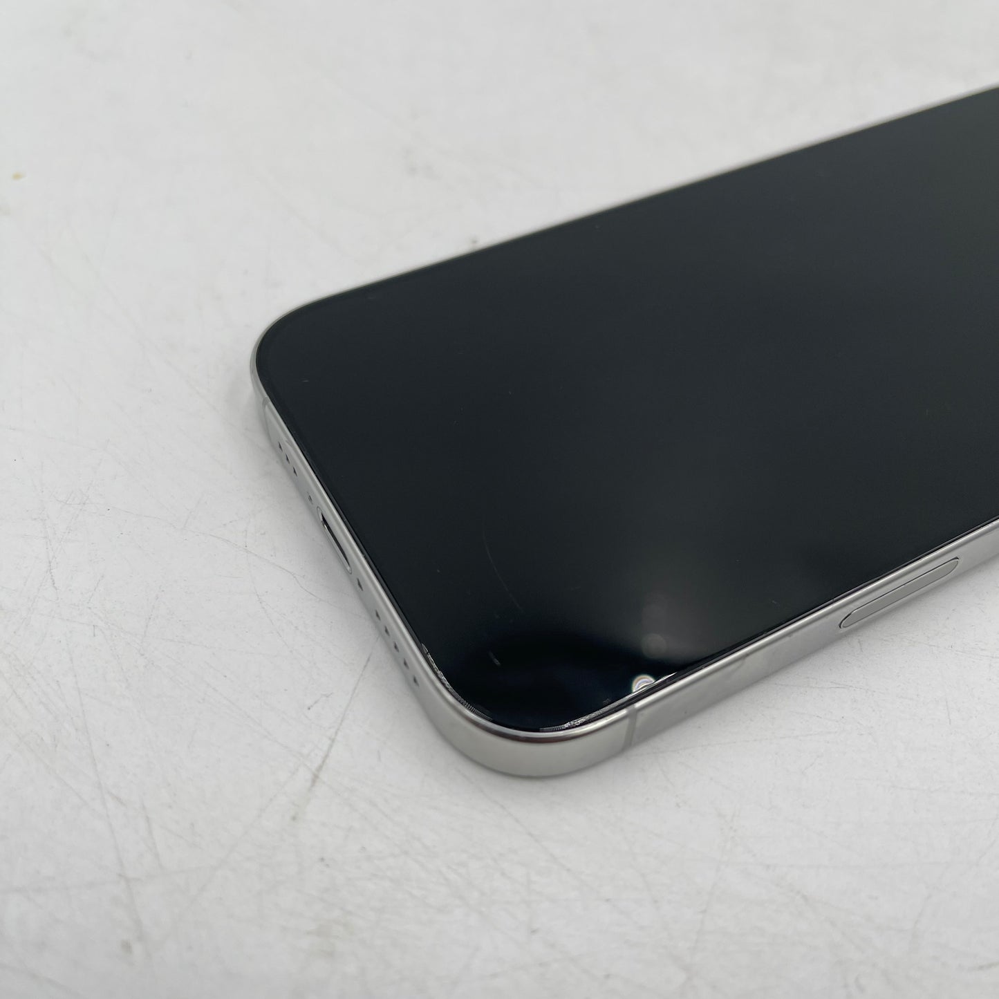 Factory Unlocked Apple iPhone 16 Pro 256GB White Titanium MYMH3LL/A