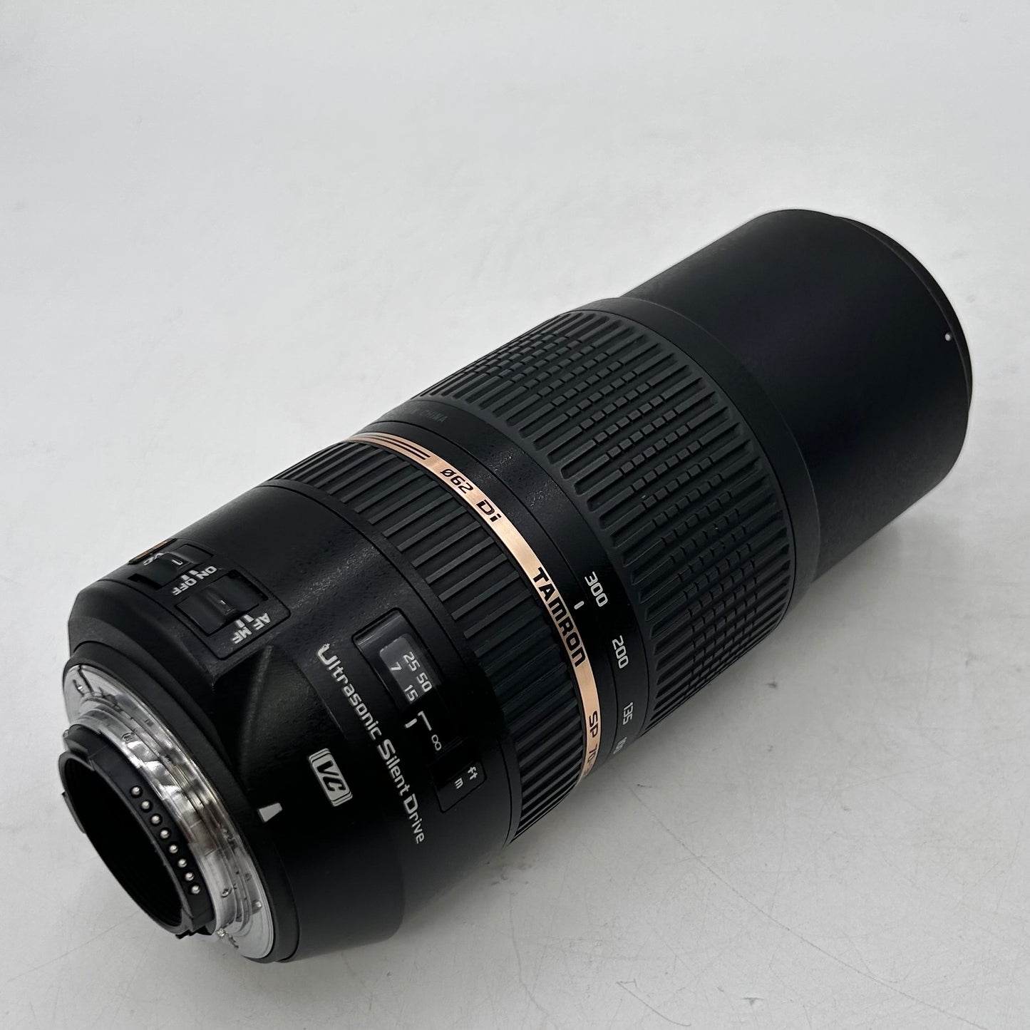 Tamron SP 70-300mm f/4-5.6 A005 Di For Nikon F Mount Zoom Lens