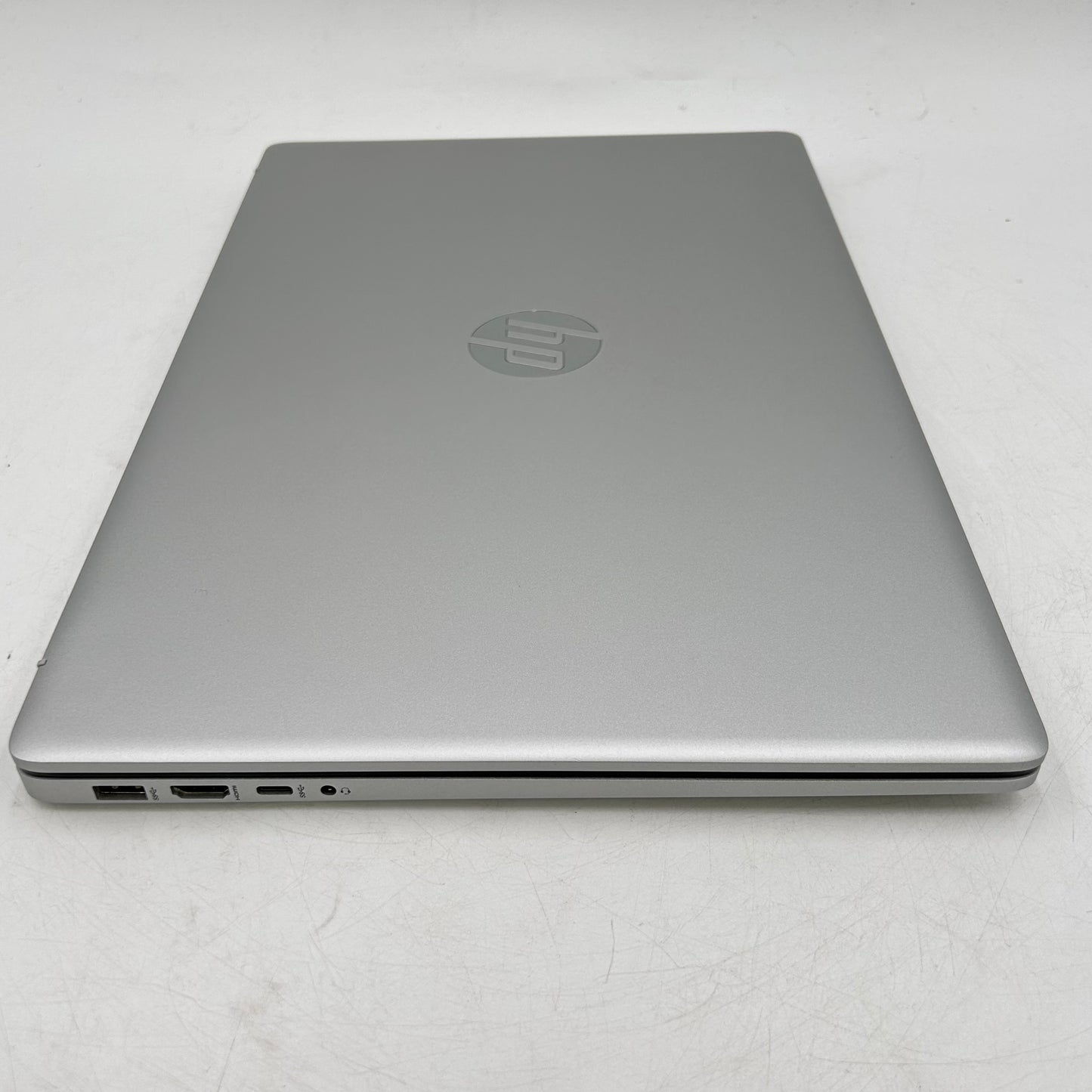 HP Laptop 17-CP2025DX 17" Ryzen 5 7520U 2.8GHz 8GB RAM 512GB SSD