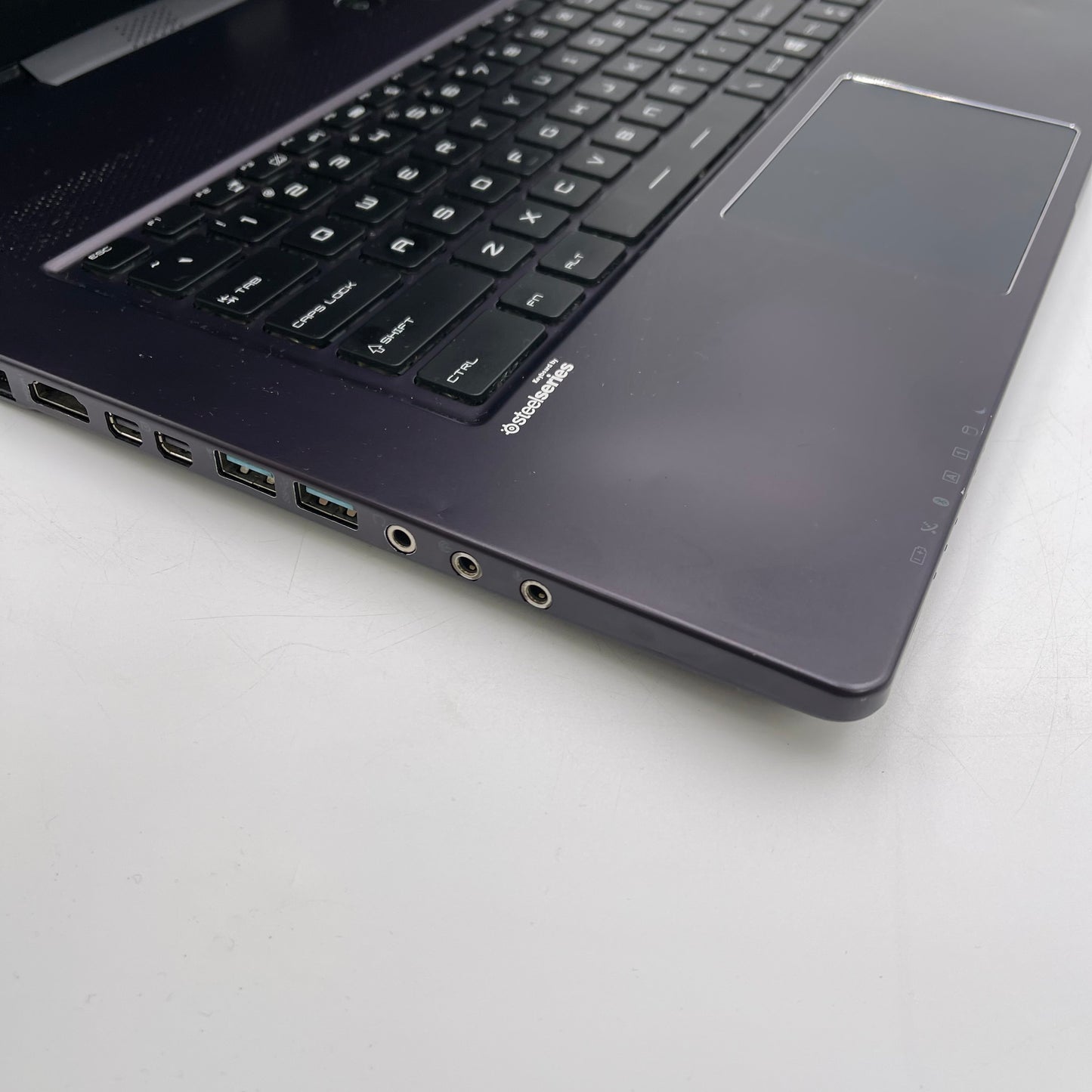 Broken MSI MS-1771 i7-4700HQ 2.4GHz 16GB RAM 128GB SSD 750GB HDD GTX 765M Bad Battery