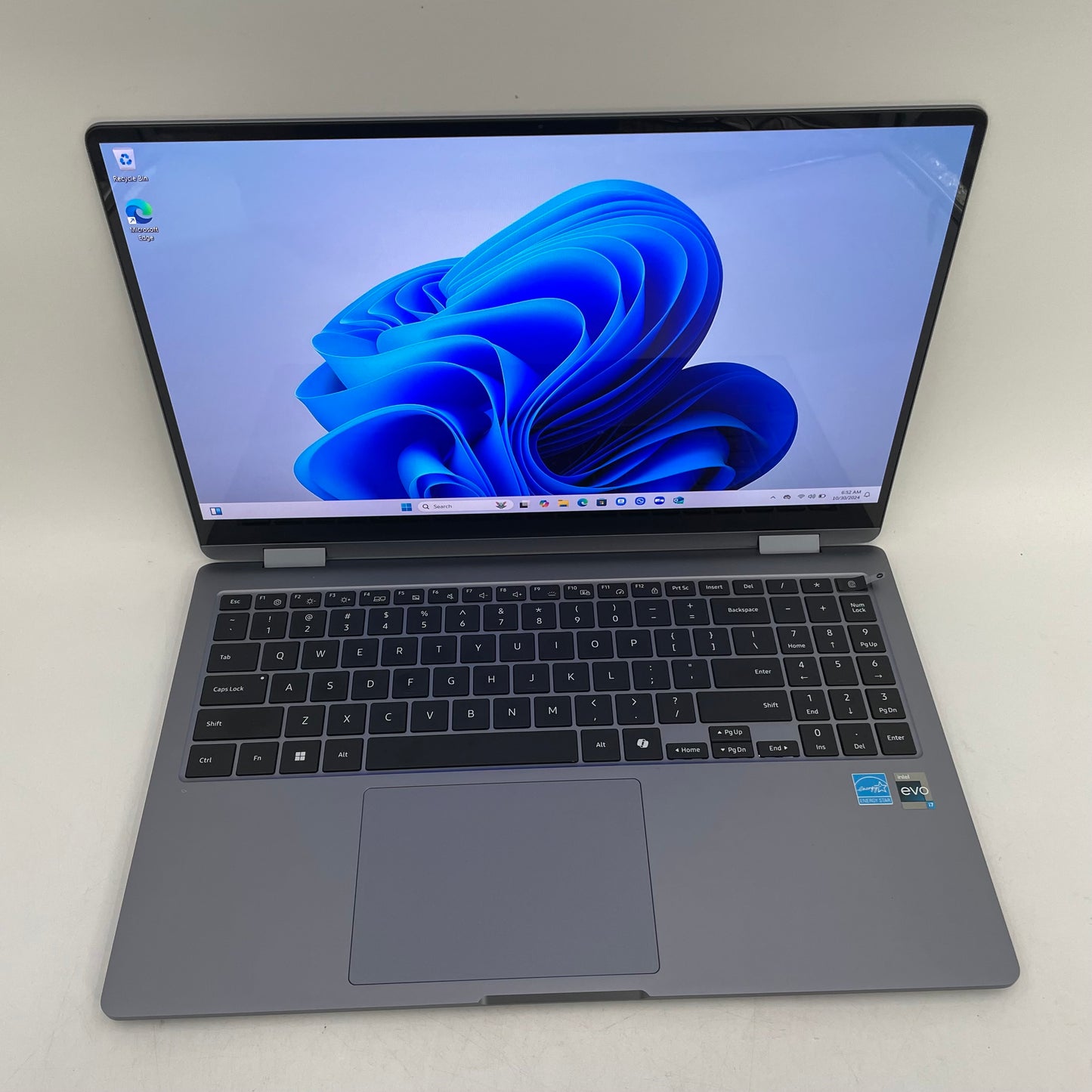 Samsung GalaxyBook4 360 NP750QGK-KG3US 15.6" Core7 150U 1.8GHz 16GBRAM 512GB SSD