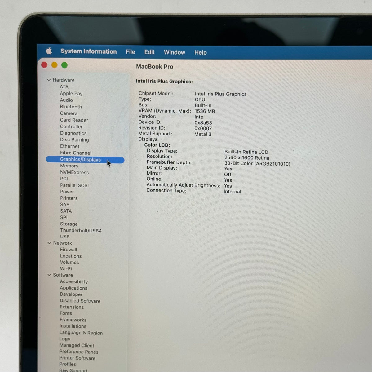 2020 Apple MacBook Pro 13.3" i5 2.0GHz 16GB RAM 512GB SSD A2251